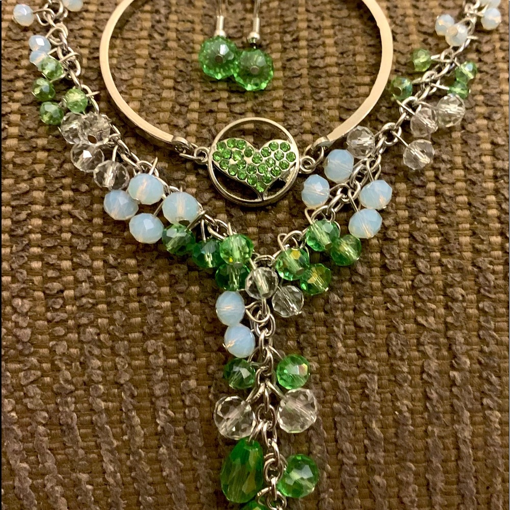 Bracelet necklace and earrings